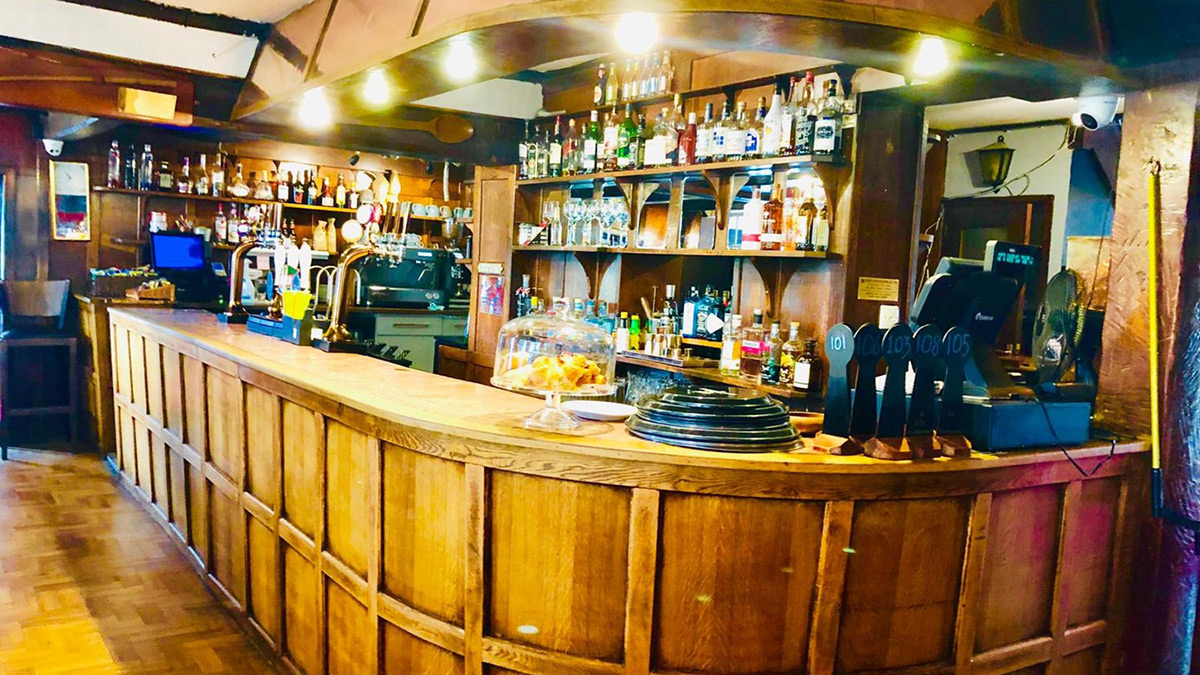 FOOD & DRINK